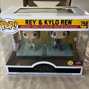 Funko Pop Rey & Kylo Ren